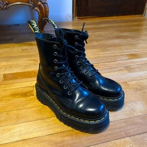 Dr. Martens Jadon boot